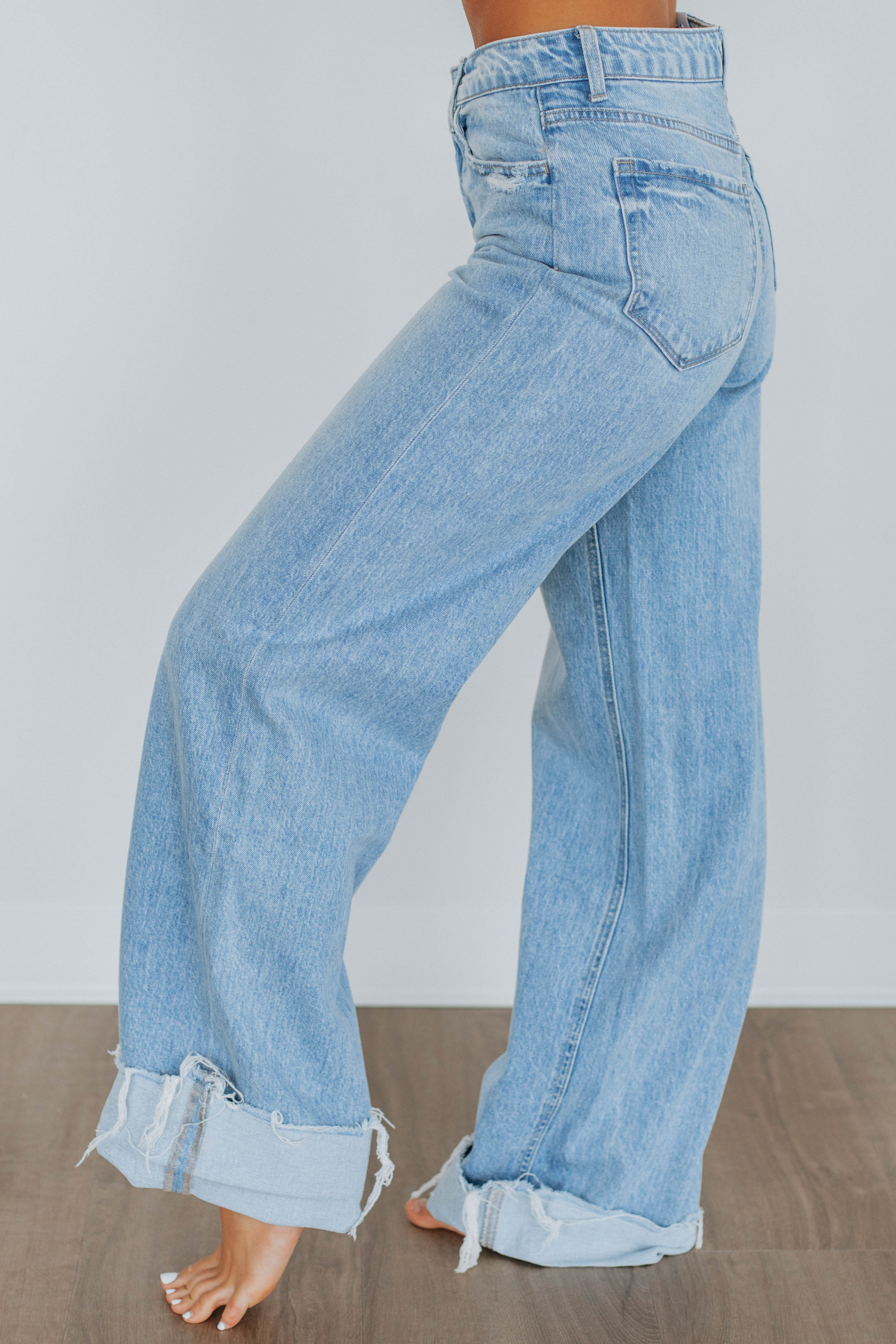 Sienna Vervet High Waist Jeans in Light Wash