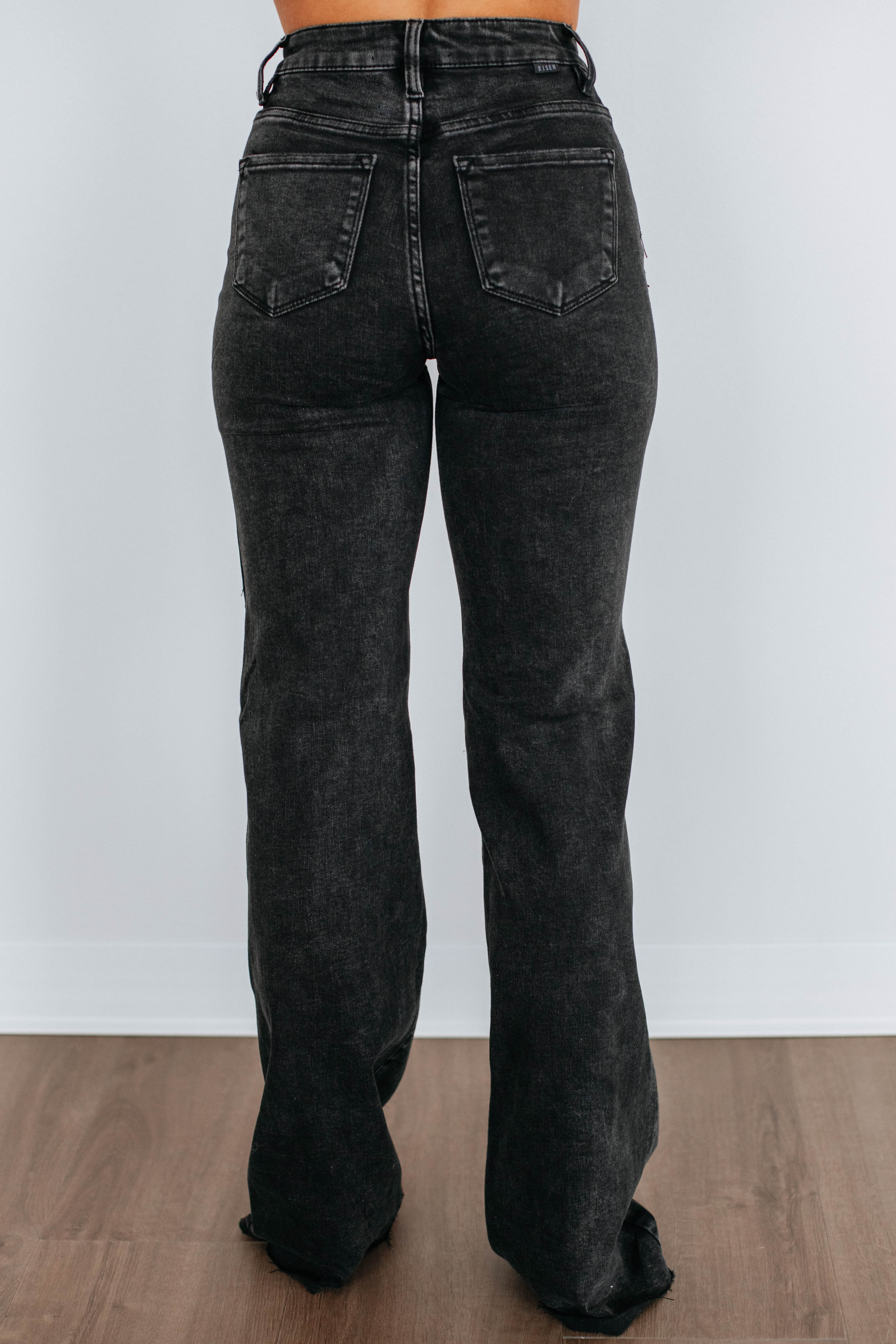 Stylish Avery Risen Vintage Black Jeans